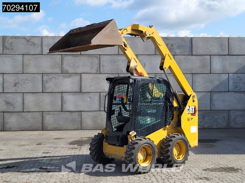 Caterpillar 226 D3 BUCKET + FORKS - Мини челен товарач: снимка 2 Caterpillar 226 D3 BUCKET + FORKS - Мини челен товарач: снимка 2