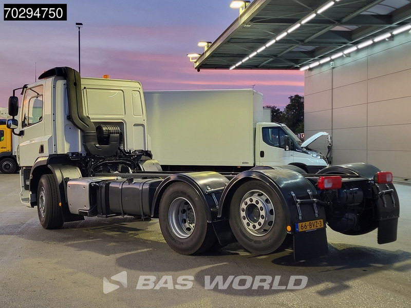 DAF CF 300 6X2 Lift/Steering Axle ACC Euro 6 - Шаси кабина: снимка 2 DAF CF 300 6X2 Lift/Steering Axle ACC Euro 6 - Шаси кабина: снимка 2