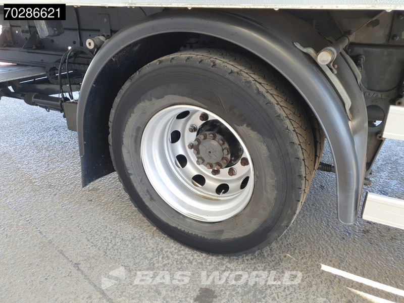 Рефрижератор камион DAF LF 280 LF 4X2 19tons NL-Truck Carrier SUPRA 850 Ladebordwand ACC Navi Euro 6: снимка 18