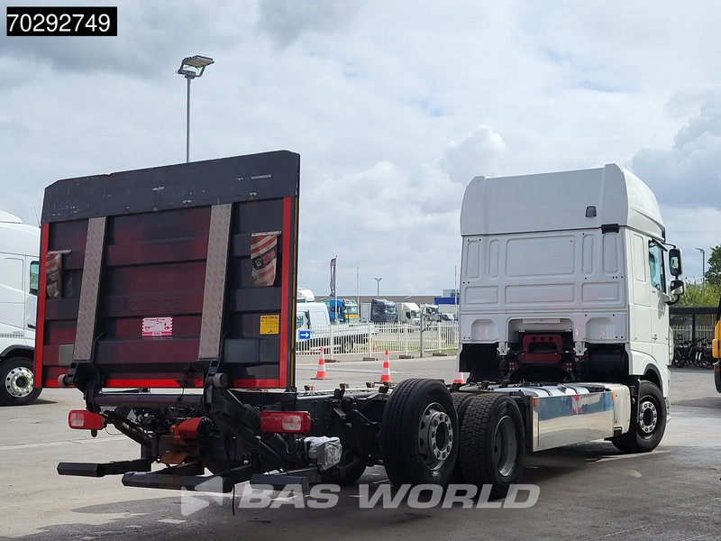 DAF XF 530 XF 6X2 2000kg Ladebordwand Lift+Steering-Axle Navi ACC Euro 6 - Шаси кабина: снимка 5 DAF XF 530 XF 6X2 2000kg Ladebordwand Lift+Steering-Axle Navi ACC Euro 6 - Шаси кабина: снимка 5
