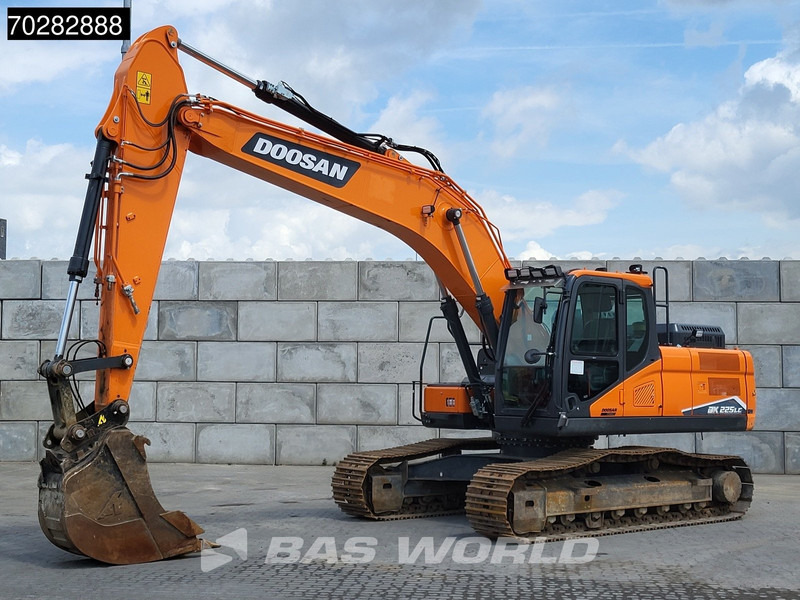 Doosan DX225 LC-7 4 BUCKETS - Верижен багер: снимка 2 Doosan DX225 LC-7 4 BUCKETS - Верижен багер: снимка 2