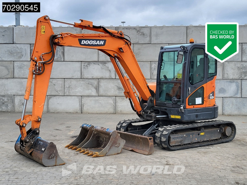 Doosan DX62R-3 3 BUCKETS - A/C - Мини багер: снимка 1 Doosan DX62R-3 3 BUCKETS - A/C - Мини багер: снимка 1