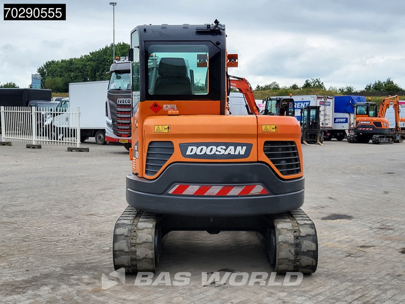 Doosan DX63-3 3 BUCKETS - A/C - Мини багер: снимка 5 Doosan DX63-3 3 BUCKETS - A/C - Мини багер: снимка 5