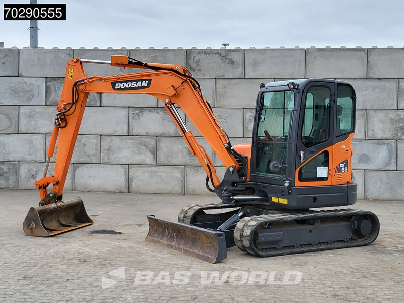 Doosan DX63-3 3 BUCKETS - A/C - Мини багер: снимка 2 Doosan DX63-3 3 BUCKETS - A/C - Мини багер: снимка 2
