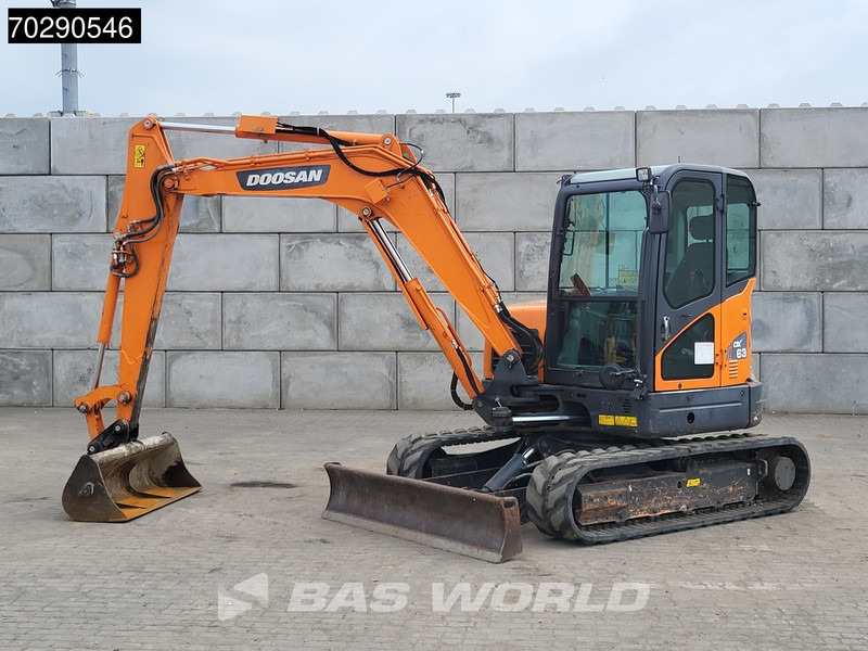 Doosan DX63-3 - Мини багер: снимка 3 Doosan DX63-3 - Мини багер: снимка 3