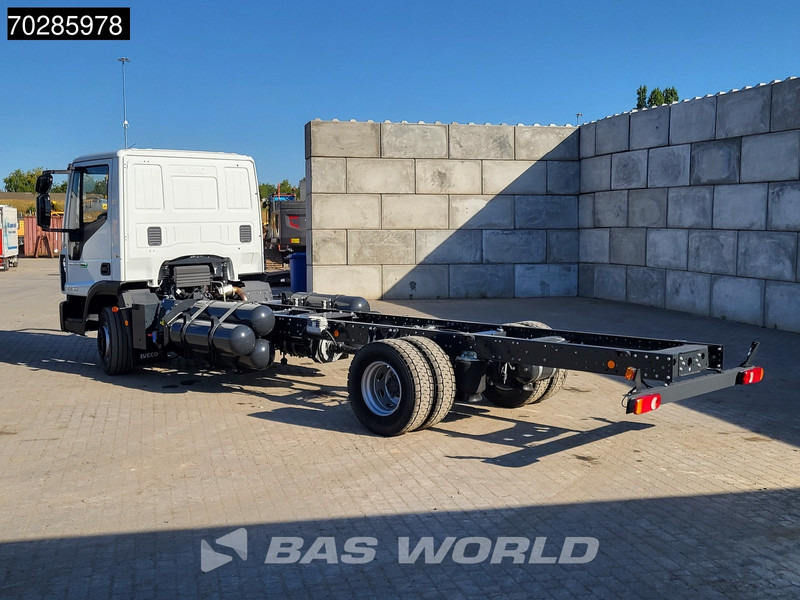 Iveco 120-210L 4X2 NEW 12tons chassis! CNG Engine TELMA Retarder Manual Euro 6 - Шаси кабина: снимка 2 Iveco 120-210L 4X2 NEW 12tons chassis! CNG Engine TELMA Retarder Manual Euro 6 - Шаси кабина: снимка 2