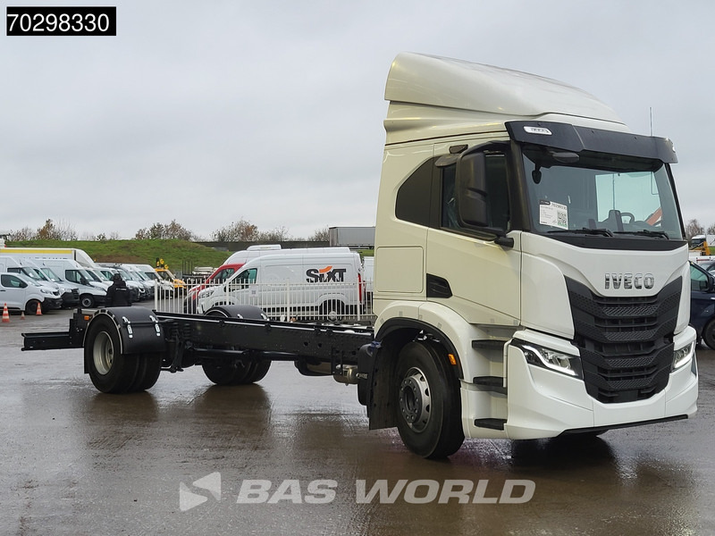 Iveco S-WAY 340 4X2 NEW! Chassis Automatic LED ACC Euro 6 - Шаси кабина: снимка 5 Iveco S-WAY 340 4X2 NEW! Chassis Automatic LED ACC Euro 6 - Шаси кабина: снимка 5