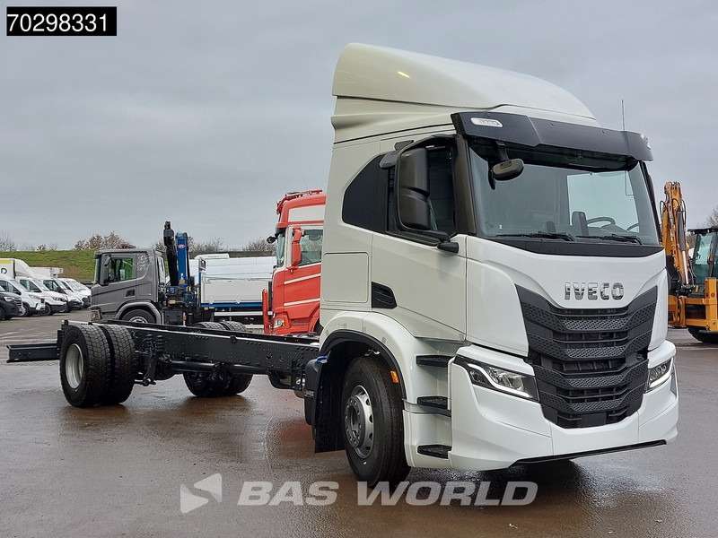Iveco S-Way 340 4X2 NEW! Chassis ACC Led Euro 6 - Шаси кабина: снимка 3 Iveco S-Way 340 4X2 NEW! Chassis ACC Led Euro 6 - Шаси кабина: снимка 3
