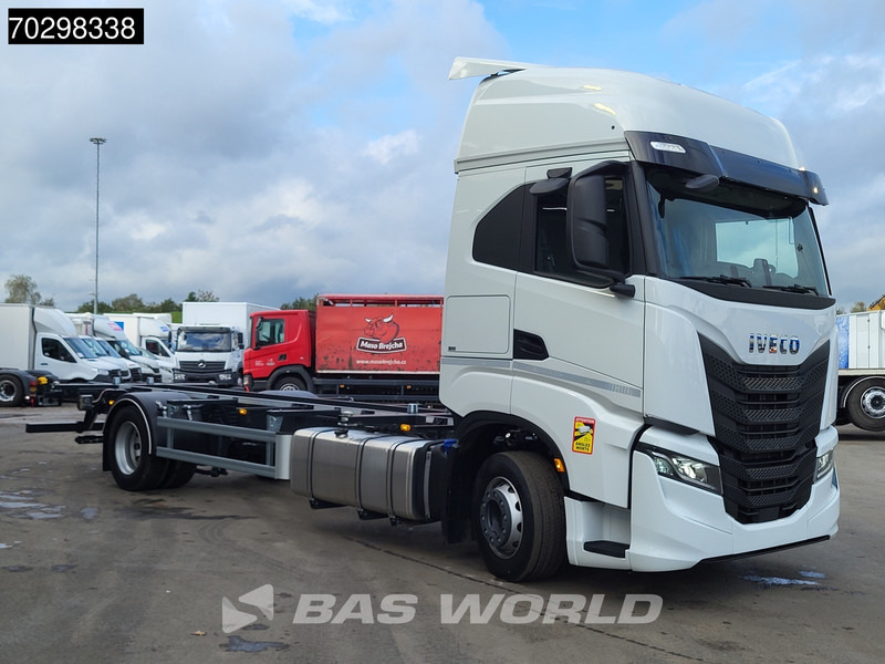Iveco S-Way 460 4X2 NEW !! BDF Automatic Full air ACC Led Euro 6 - Контейнеровоз/ Сменна каросерия камион: снимка 3 Iveco S-Way 460 4X2 NEW !! BDF Automatic Full air ACC Led Euro 6 - Контейнеровоз/ Сменна каросерия камион: снимка 3