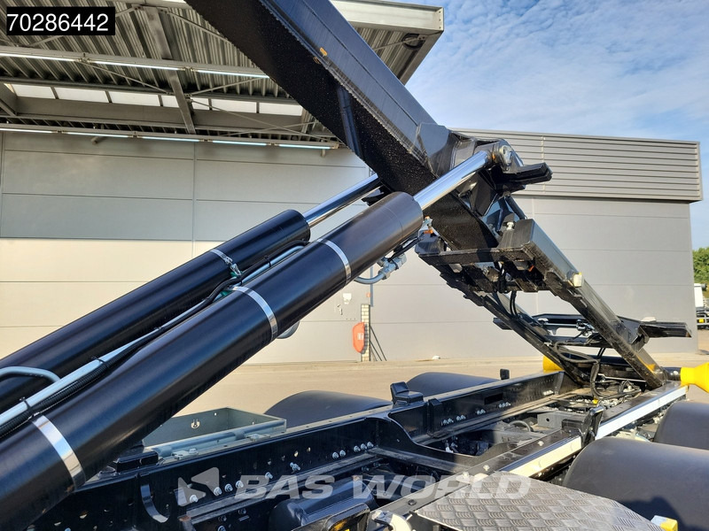 Iveco X-Way 580 6X2 NEW Palfinger PHT20SLD5 Hooklift Lift+steering Axle Automatic Navi ACC LED - Мултилифт с кука камион: снимка 3 Iveco X-Way 580 6X2 NEW Palfinger PHT20SLD5 Hooklift Lift+steering Axle Automatic Navi ACC LED - Мултилифт с кука камион: снимка 3