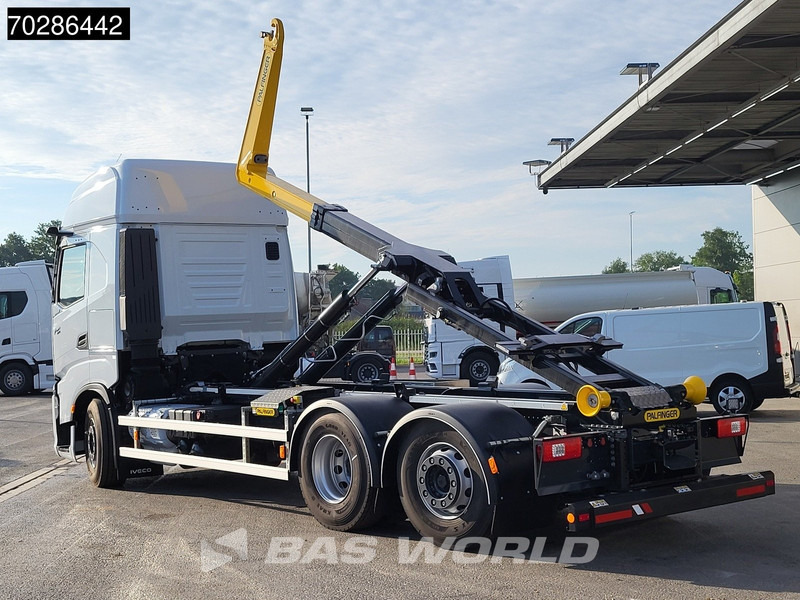 Iveco X-Way 580 6X2 NEW Palfinger PHT20SLD5 Hooklift Lift+steering Axle Automatic Navi ACC LED - Мултилифт с кука камион: снимка 2 Iveco X-Way 580 6X2 NEW Palfinger PHT20SLD5 Hooklift Lift+steering Axle Automatic Navi ACC LED - Мултилифт с кука камион: снимка 2