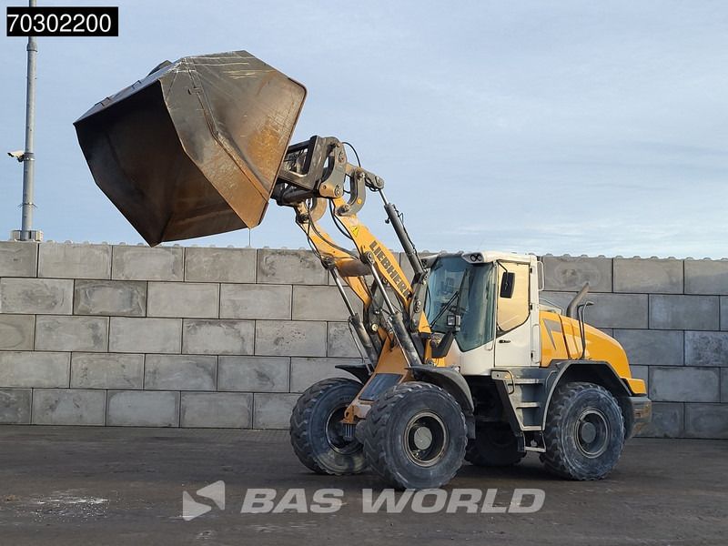 Liebherr L538 High Tip Bucket - Колесен товарач: снимка 3 Liebherr L538 High Tip Bucket - Колесен товарач: снимка 3