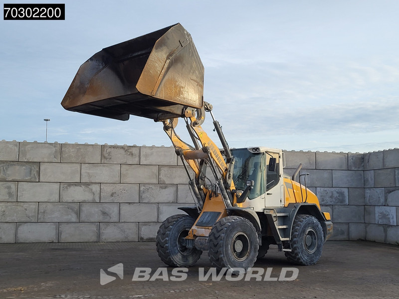 Liebherr L538 High Tip Bucket - Колесен товарач: снимка 2 Liebherr L538 High Tip Bucket - Колесен товарач: снимка 2