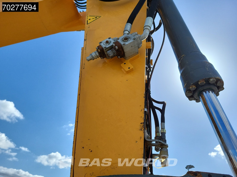 Верижен багер Liebherr R946 SHD: снимка 12