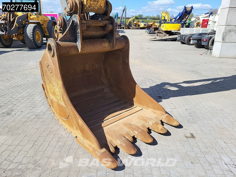 Верижен багер Liebherr R946 SHD: снимка 15