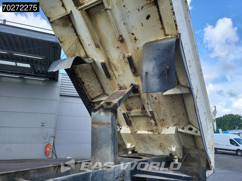 MAN TGA 41.430 8X6 23m3 Manual Big-Axle Steel suspension Euro 3 - Самосвал камион: снимка 3 MAN TGA 41.430 8X6 23m3 Manual Big-Axle Steel suspension Euro 3 - Самосвал камион: снимка 3