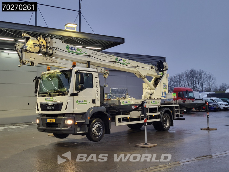MAN TGM 18.250 4X2 44mtrs Böcker AK44/4000 Telescopic crane Manual Euro 6 - Камион с кран: снимка 2 MAN TGM 18.250 4X2 44mtrs Böcker AK44/4000 Telescopic crane Manual Euro 6 - Камион с кран: снимка 2