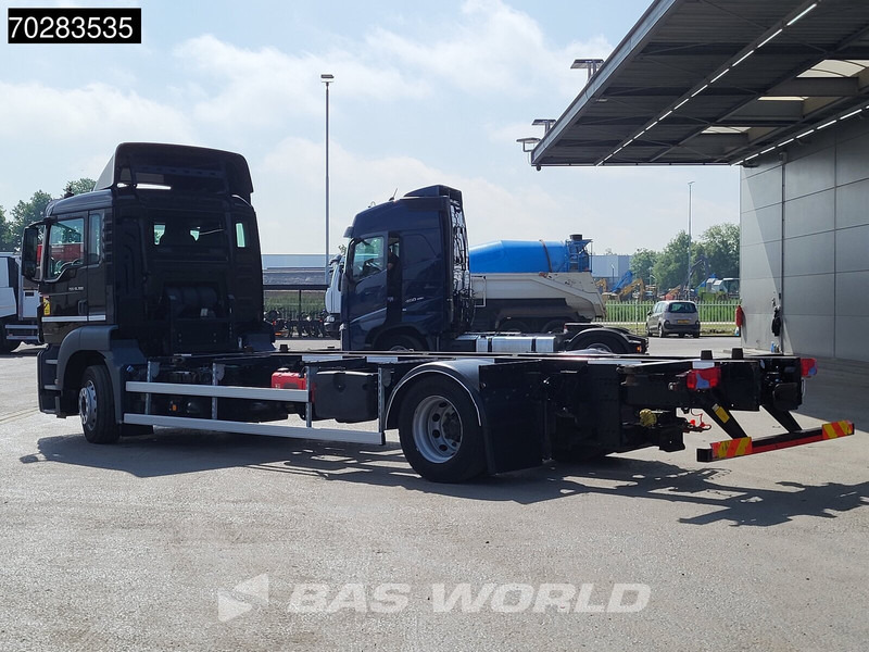 MAN TGS 18.360 834 4X2 19tonner BDF Automatic Navi Euro 6 - Контейнеровоз/ Сменна каросерия камион: снимка 2 MAN TGS 18.360 834 4X2 19tonner BDF Automatic Navi Euro 6 - Контейнеровоз/ Сменна каросерия камион: снимка 2