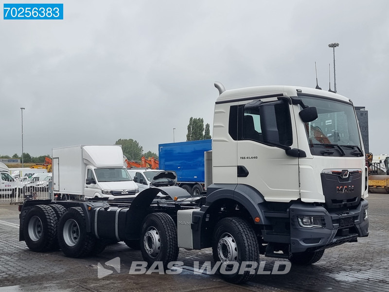 MAN TGS 41.440 8X4 NEW chassis Steelsuspension Automatic Euro 6 - Шаси кабина: снимка 3 MAN TGS 41.440 8X4 NEW chassis Steelsuspension Automatic Euro 6 - Шаси кабина: снимка 3