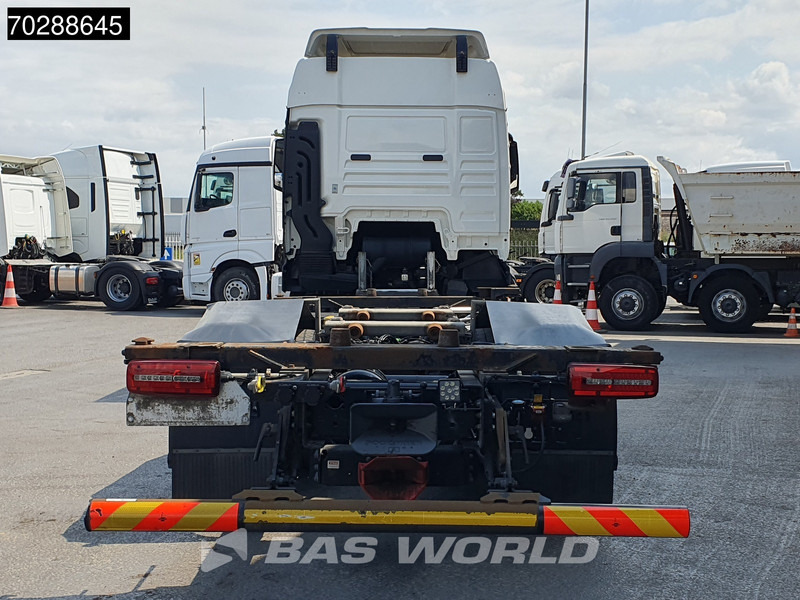 MAN TGX 26.470 6X2 Lift-Axle Retarder Automatic 20ft BDF Euro 6 - Контейнеровоз/ Сменна каросерия камион: снимка 3 MAN TGX 26.470 6X2 Lift-Axle Retarder Automatic 20ft BDF Euro 6 - Контейнеровоз/ Сменна каросерия камион: снимка 3
