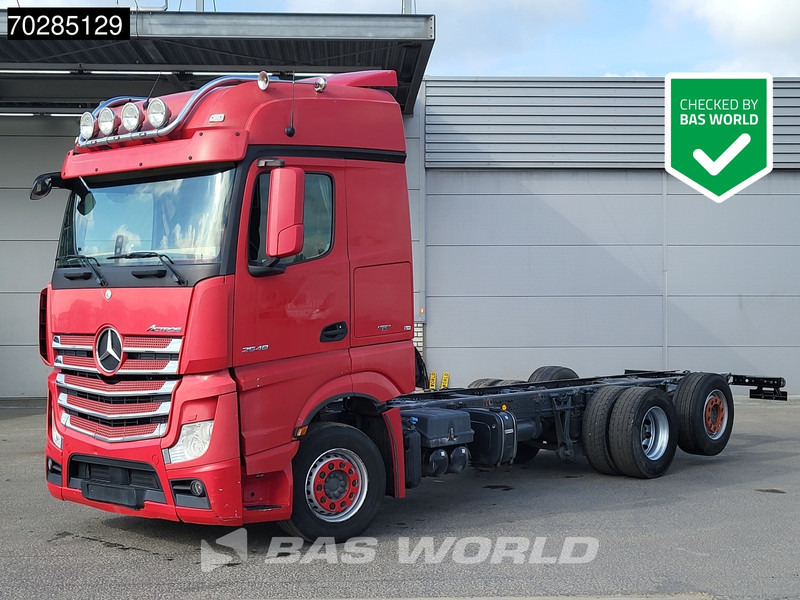 Mercedes-Benz Actros 2548 Actros 6X2 BigSpace Retarder PTO Liftachse Xenon ACC Navi Euro 6 - Шаси кабина: снимка 1 Mercedes-Benz Actros 2548 Actros 6X2 BigSpace Retarder PTO Liftachse Xenon ACC Navi Euro 6 - Шаси кабина: снимка 1