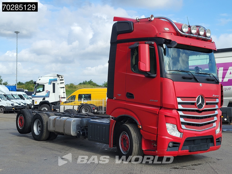 Mercedes-Benz Actros 2548 Actros 6X2 BigSpace Retarder PTO Liftachse Xenon ACC Navi Euro 6 - Шаси кабина: снимка 3 Mercedes-Benz Actros 2548 Actros 6X2 BigSpace Retarder PTO Liftachse Xenon ACC Navi Euro 6 - Шаси кабина: снимка 3