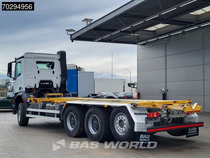 Mercedes-Benz Arocs 3232 Arocs 8X4 LOW Mileage! BDF Big-Axle Lift+Steering-Axle Euro 6 - Контейнеровоз/ Сменна каросерия камион: снимка 2 Mercedes-Benz Arocs 3232 Arocs 8X4 LOW Mileage! BDF Big-Axle Lift+Steering-Axle Euro 6 - Контейнеровоз/ Сменна каросерия камион: снимка 2