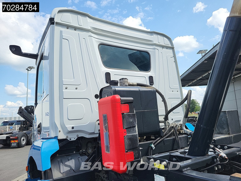 Mercedes-Benz Arocs 3243 8X4 16m3 tipper Big-Axle Steelsuspension Automatic Navi Euro 6 - Самосвал камион: снимка 5 Mercedes-Benz Arocs 3243 8X4 16m3 tipper Big-Axle Steelsuspension Automatic Navi Euro 6 - Самосвал камион: снимка 5