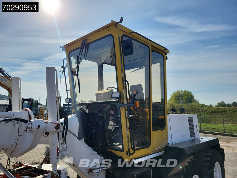 O & K F106 ENGINE PROBLEMS - NOT DRIVABLE - Грейдер: снимка 5 O & K F106 ENGINE PROBLEMS - NOT DRIVABLE - Грейдер: снимка 5