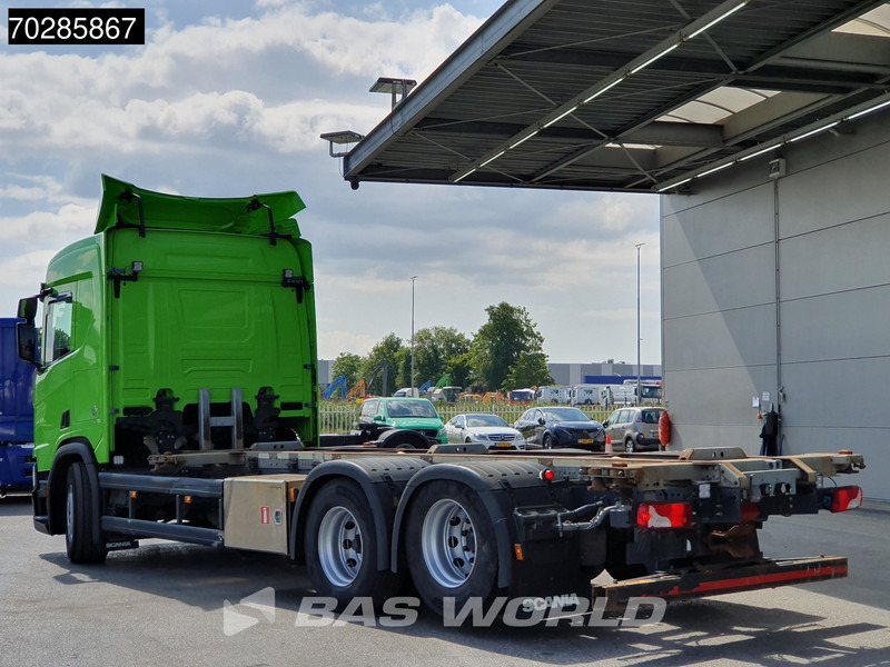 Scania R520 R 6X2 BDF Retarder Lift-axle Automatic LED ACC Euro 6 - Контейнеровоз/ Сменна каросерия камион: снимка 2 Scania R520 R 6X2 BDF Retarder Lift-axle Automatic LED ACC Euro 6 - Контейнеровоз/ Сменна каросерия камион: снимка 2