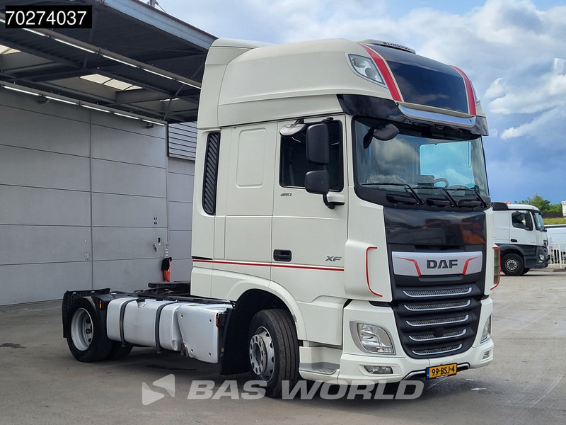 DAF XF 480 XF 4X2 DAMAGED! NL-Truck Mega 2X Tanks ACC Standklima Euro 6 - Влекач: снимка 3 DAF XF 480 XF 4X2 DAMAGED! NL-Truck Mega 2X Tanks ACC Standklima Euro 6 - Влекач: снимка 3
