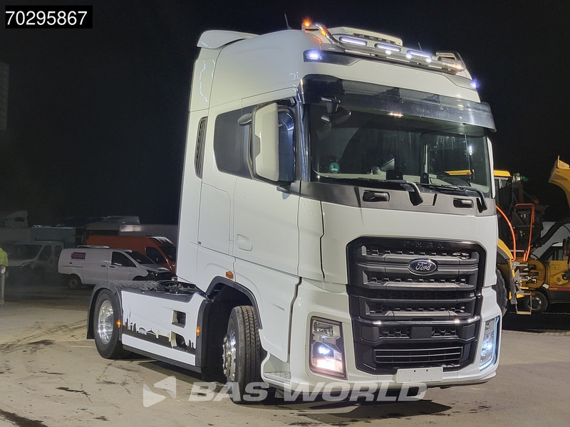 Ford F-Max 500 4X2 Retarder 2x Tanks Standklima Euro 6 - Влекач: снимка 3 Ford F-Max 500 4X2 Retarder 2x Tanks Standklima Euro 6 - Влекач: снимка 3