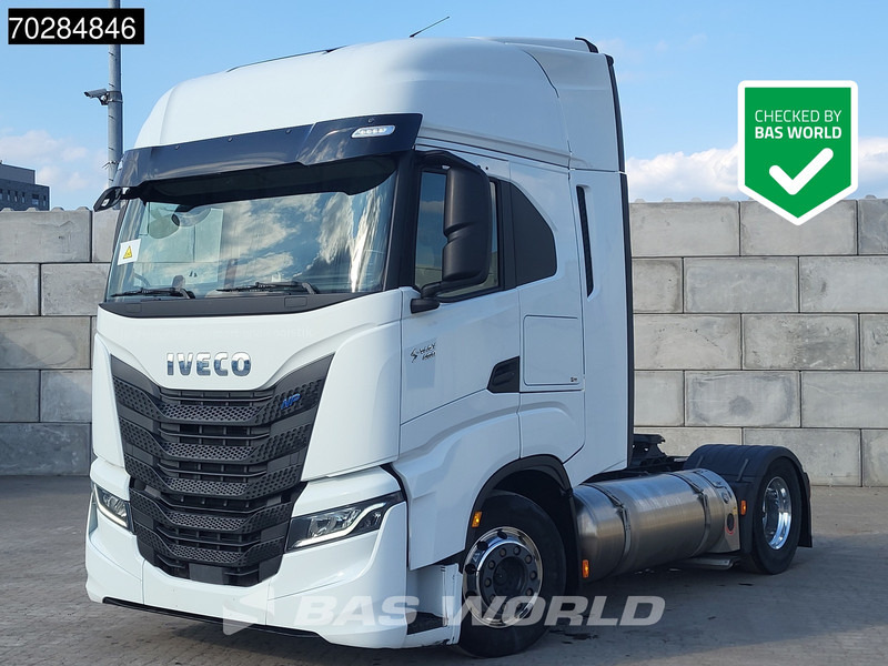 Iveco S-Way 460 S-Way 4X2 Retarder 2x LNG Tanks Navi ACC Alcoa's - Влекач: снимка 1 Iveco S-Way 460 S-Way 4X2 Retarder 2x LNG Tanks Navi ACC Alcoa's - Влекач: снимка 1