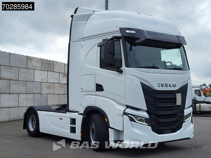 Iveco S-Way 490 4X2 Retarder Standklima 2xTanks Navi ACC LED Euro 6 - Влекач: снимка 3 Iveco S-Way 490 4X2 Retarder Standklima 2xTanks Navi ACC LED Euro 6 - Влекач: снимка 3