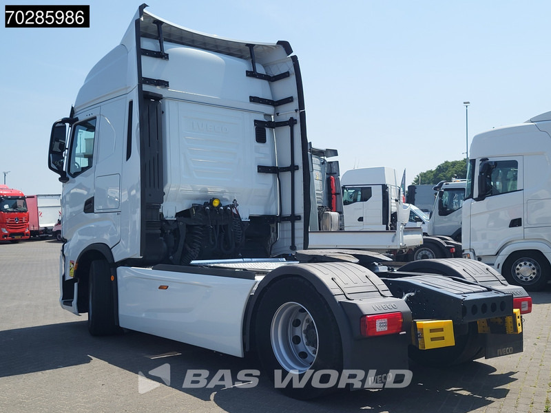 Iveco S-Way 490 4X2 Retarder Standklima 2xTanks Navi ACC LED Euro 6 - Влекач: снимка 2 Iveco S-Way 490 4X2 Retarder Standklima 2xTanks Navi ACC LED Euro 6 - Влекач: снимка 2