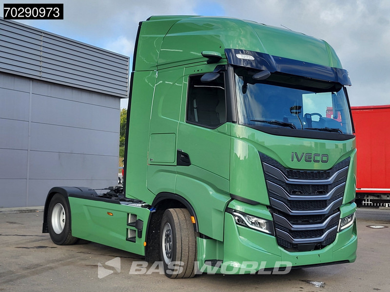 Iveco S-Way 500 S-Way 4X2 NEW! Retarder 2xTanks ACC Standklima LED Euro 6 - Влекач: снимка 3 Iveco S-Way 500 S-Way 4X2 NEW! Retarder 2xTanks ACC Standklima LED Euro 6 - Влекач: снимка 3