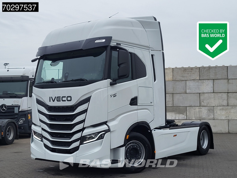 Iveco S-Way 580 4X2 NEW! 2x Tanks Standklima Navi ACC LED Euro 6 - Влекач: снимка 1 Iveco S-Way 580 4X2 NEW! 2x Tanks Standklima Navi ACC LED Euro 6 - Влекач: снимка 1