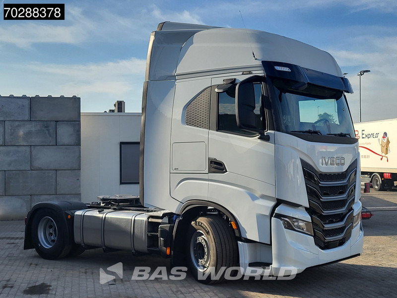 Iveco S-way 580 4X2 NEW! 2x Tanks Navi ACC Standklima - Влекач: снимка 2 Iveco S-way 580 4X2 NEW! 2x Tanks Navi ACC Standklima - Влекач: снимка 2