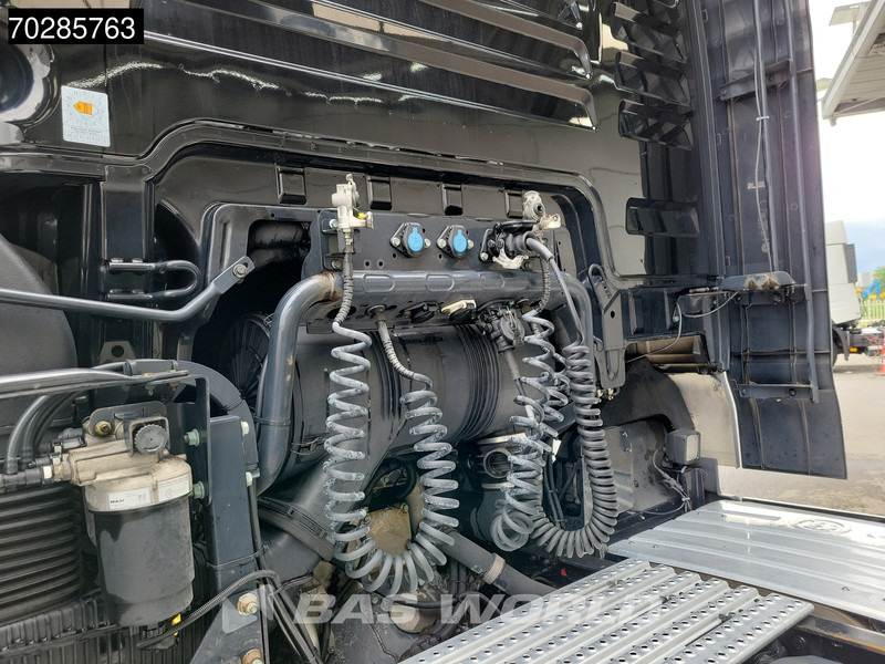 Влекач MAN TGX 18.470 4X2 XXL 2x Tanks Retarder Navi Standklima ACC: снимка 11