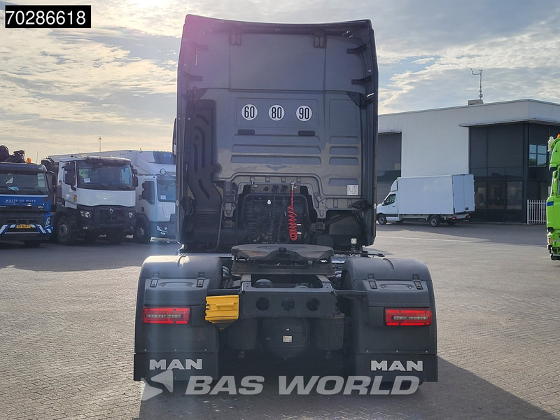 MAN TGX 18.520 4X2 Individual Lion S! GX Retarder Full-Air 2x Tanks Navi LED ACC Euro 6 - Влекач: снимка 5 MAN TGX 18.520 4X2 Individual Lion S! GX Retarder Full-Air 2x Tanks Navi LED ACC Euro 6 - Влекач: снимка 5