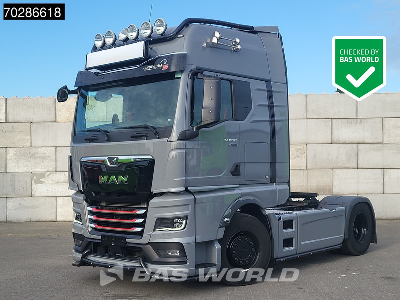 MAN TGX 18.520 4X2 Individual Lion S! GX Retarder Full-Air 2x Tanks Navi LED ACC Euro 6 - Влекач: снимка 1 MAN TGX 18.520 4X2 Individual Lion S! GX Retarder Full-Air 2x Tanks Navi LED ACC Euro 6 - Влекач: снимка 1