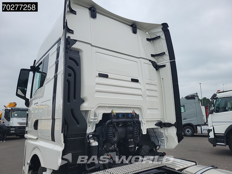 MAN TGX 18.520 4X2 NEW! GX Retarder 2x Tanks Standklima ACC - Влекач: снимка 3 MAN TGX 18.520 4X2 NEW! GX Retarder 2x Tanks Standklima ACC - Влекач: снимка 3