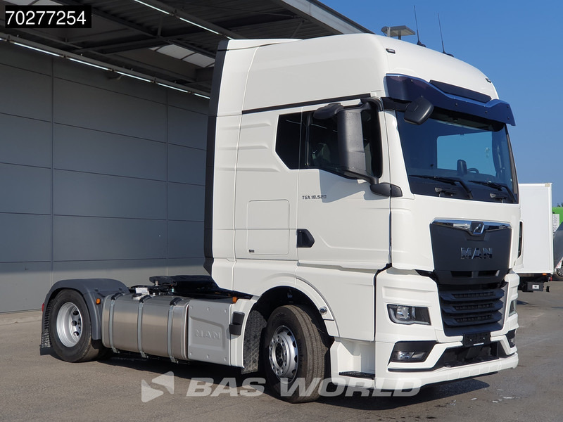 MAN TGX 18.520 4X2 NEW! GX Retarder 2x Tanks Standklima ACC - Влекач: снимка 3 MAN TGX 18.520 4X2 NEW! GX Retarder 2x Tanks Standklima ACC - Влекач: снимка 3