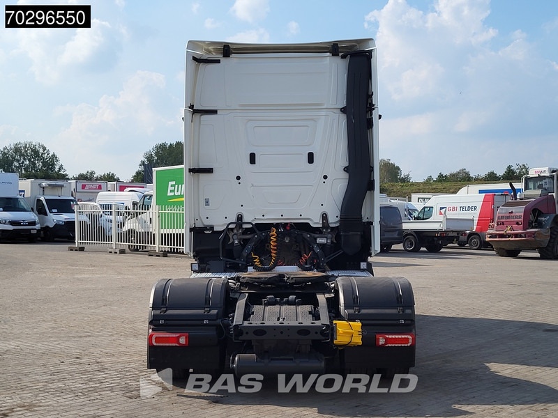 Mercedes-Benz Actros 1845 4X2 GigaSpace Mega Retarder 2x Tanks Standklima Xenon Euro 6 - Влекач: снимка 3 Mercedes-Benz Actros 1845 4X2 GigaSpace Mega Retarder 2x Tanks Standklima Xenon Euro 6 - Влекач: снимка 3