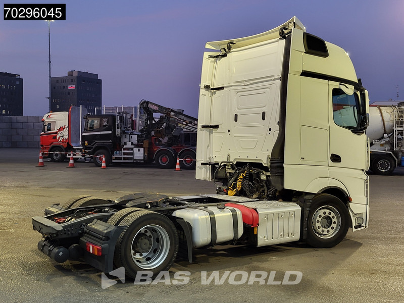 Mercedes-Benz Actros 1845 Actros 4X2 GigaSpace NL-Truck Mega 2xTanks Standklima ACC Euro 6 - Влекач: снимка 5 Mercedes-Benz Actros 1845 Actros 4X2 GigaSpace NL-Truck Mega 2xTanks Standklima ACC Euro 6 - Влекач: снимка 5
