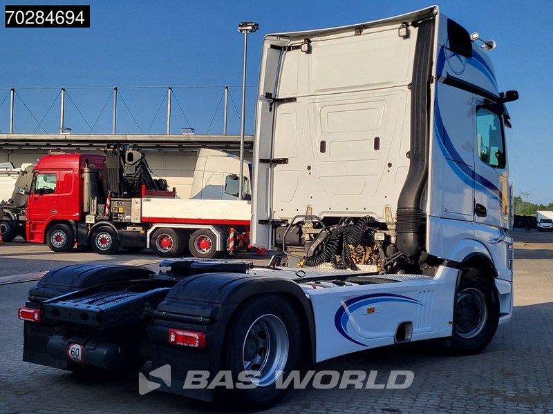 Mercedes-Benz Actros 1945 4X2 GigaSpace 2x Tanks Full-Air Navi MirrorCam ACC - Влекач: снимка 5 Mercedes-Benz Actros 1945 4X2 GigaSpace 2x Tanks Full-Air Navi MirrorCam ACC - Влекач: снимка 5