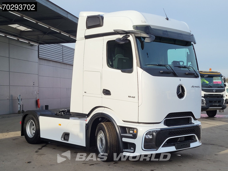 Mercedes-Benz Actros L 1848 4X2 NEW! ProCabin-Big 2x tanks Retarder Standclima Navi ACC - Влекач: снимка 3 Mercedes-Benz Actros L 1848 4X2 NEW! ProCabin-Big 2x tanks Retarder Standclima Navi ACC - Влекач: снимка 3