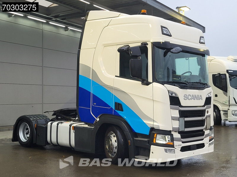 Scania R450 4X2 Mega Hebesattel Retarder 2x Tanks Standklima - Влекач: снимка 3 Scania R450 4X2 Mega Hebesattel Retarder 2x Tanks Standklima - Влекач: снимка 3