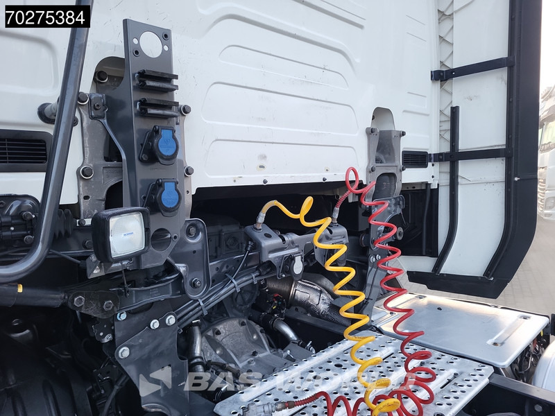 Scania S460 4X2 Retarder Euro 6 ACC 2x Tanks - Влекач: снимка 5 Scania S460 4X2 Retarder Euro 6 ACC 2x Tanks - Влекач: снимка 5