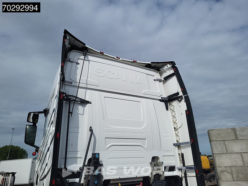 Scania S520 S 4X2 Retarder Full-Air 2x Tanks Leder Standklima Navi ACC LED Euro 6 - Влекач: снимка 5 Scania S520 S 4X2 Retarder Full-Air 2x Tanks Leder Standklima Navi ACC LED Euro 6 - Влекач: снимка 5